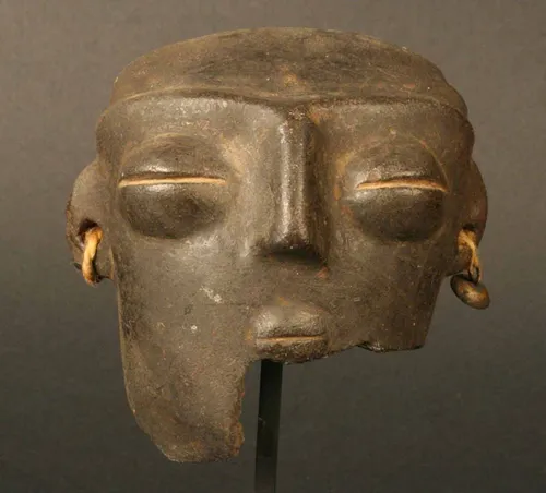 Cabeza antropomorfa