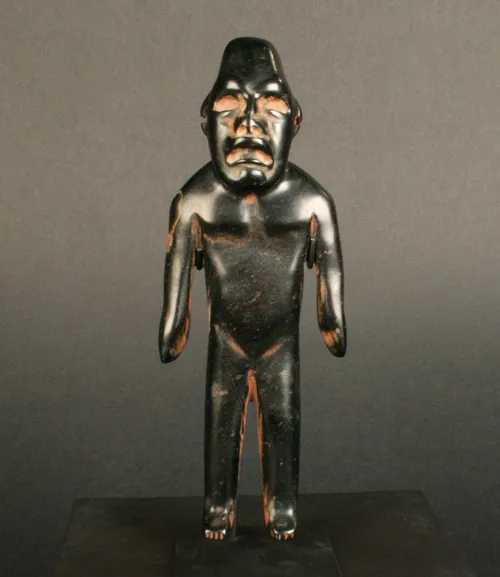 Figurilla antropomorfa masculina