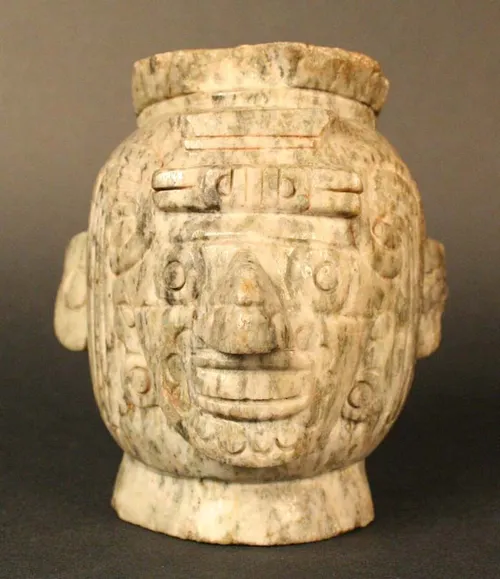 Cabeza antropomorfa