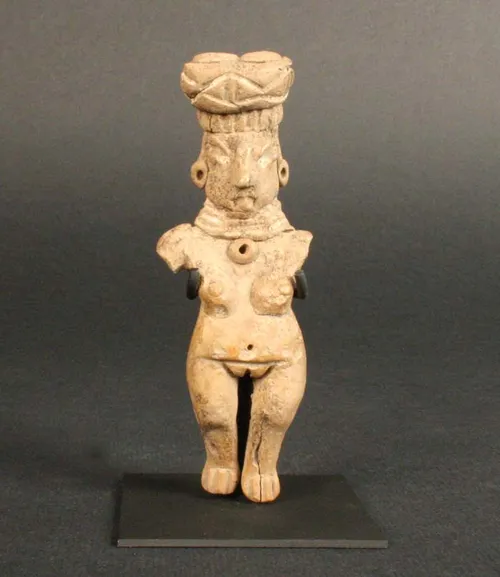 Figurilla antropomorfa femenina