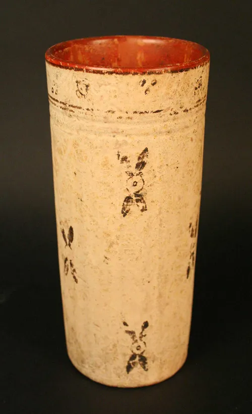 Vaso con representación fitomorfa
