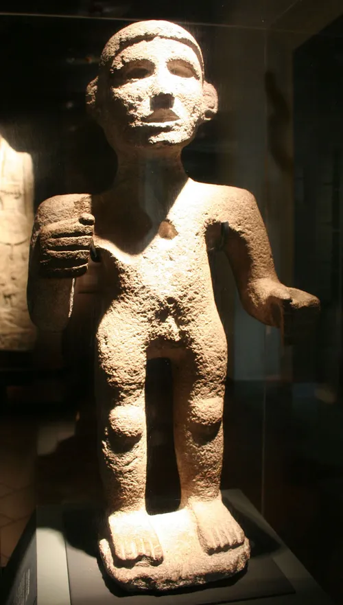 Figura antropomorfa masculina