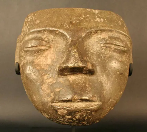 Máscara antropomorfa