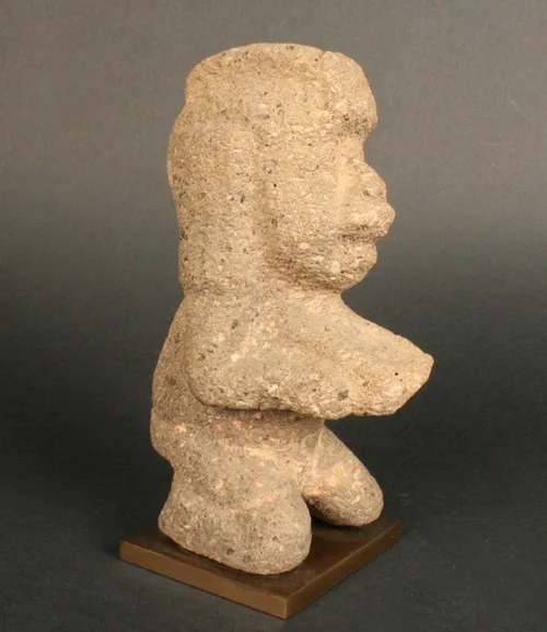 Figurilla antropomorfa de niño