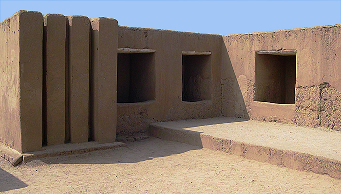 Recinto con hornacinas, ciudadela Tshudi de Chan Chan