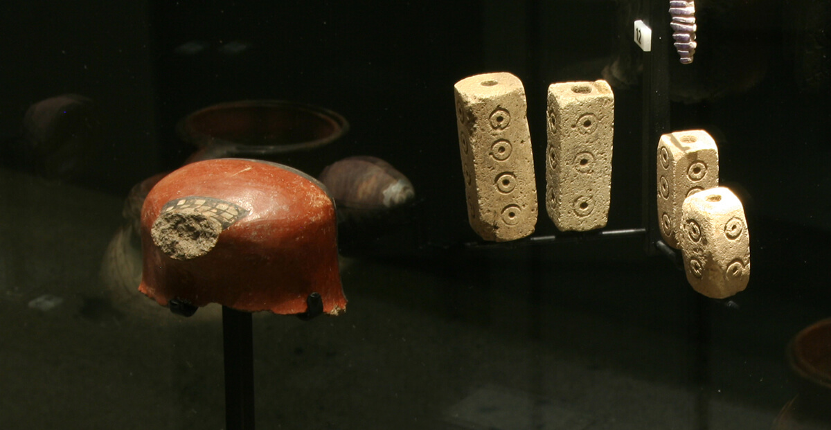 Cédula extendida: Piezas Nº 32 a 40; 41 y 42 a 46, ornamentos colgantes