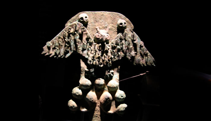 Cobre en la mesa del chamán