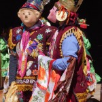 Los Inkas Atawallpa y Waskar se despiden danzando.