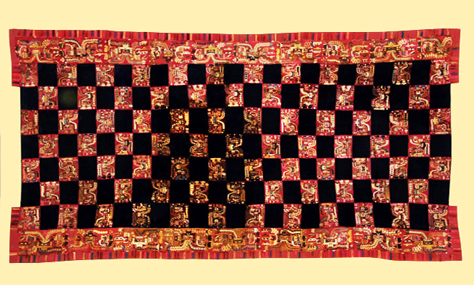 Manto funerario. Tejido llano, anillado cruzado y bordado en estilo Bloque de Color; fibra de camélido y algodón. Momia Nº 319, objeto Nº 7. 250 x 131 cm (INC-MNAAHP, RT-31783)