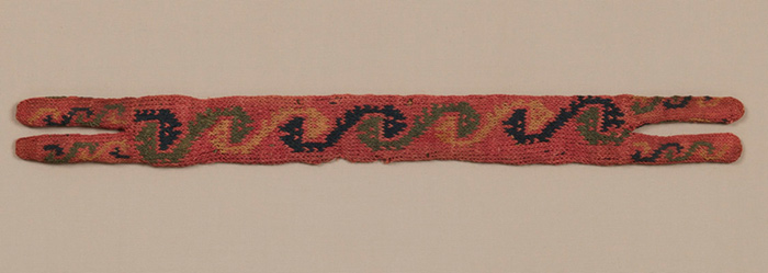 Banda-turbante. Anillado cruzado; fibra de camélido. 34 x 3 cm (INC-MNAAHP, RT-5174)