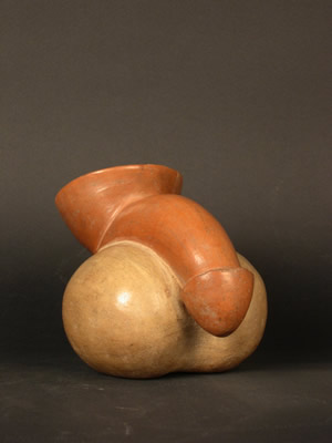 Vasija: Representación de genital masculino, pene circuncidado en estado Flácido. Museo Larco, Lima – Perú I ML004204