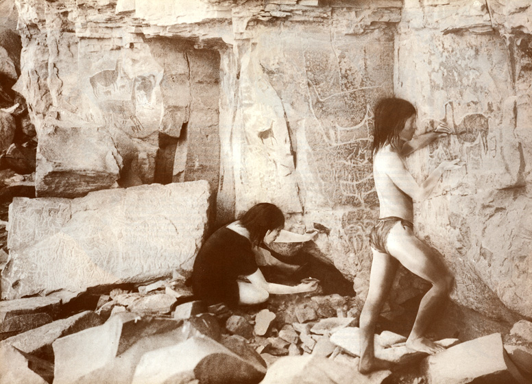Pintando en el Alero Taira (ilustración, José Pérez de Arce, 1983).