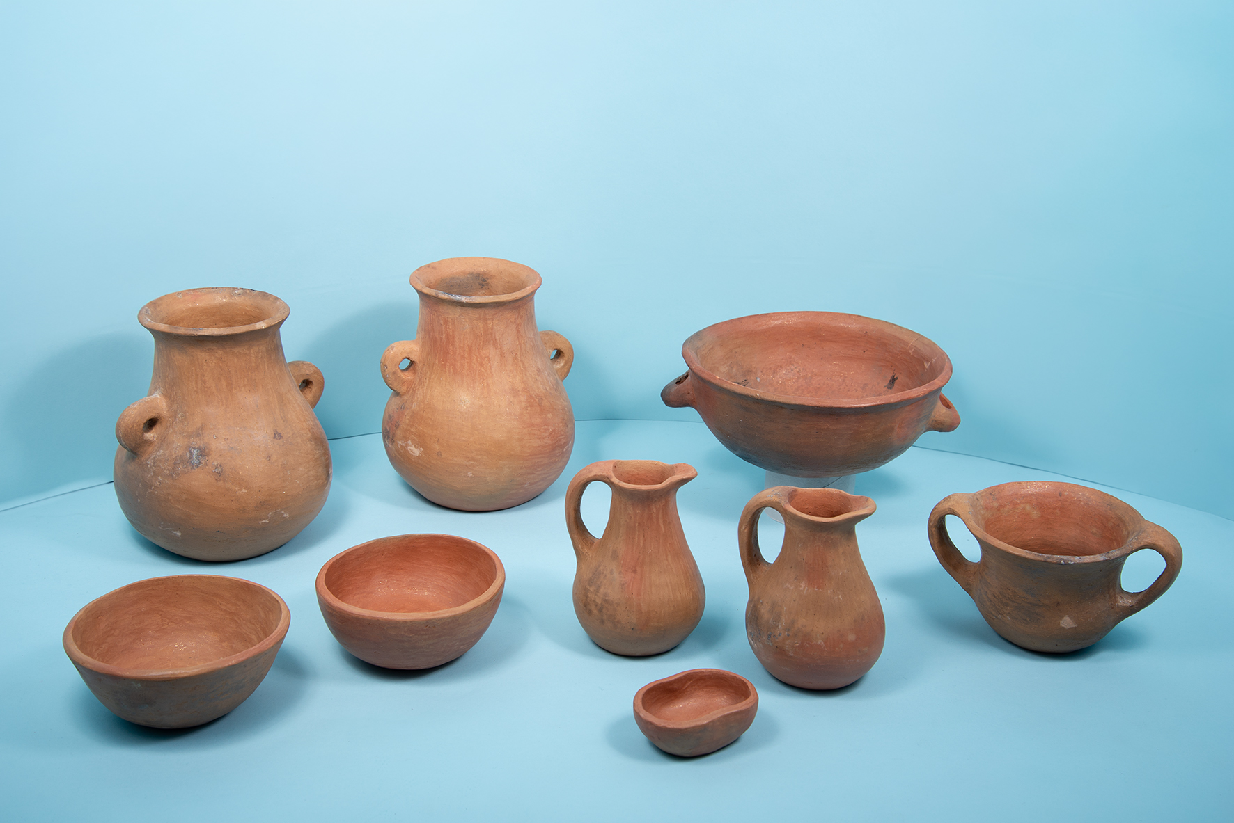 Set of nine Jarros Abueleros. Ceramic. Quintín Condori | Atacameño/Lickanantay, 2025. Photograph by Justine Graham.